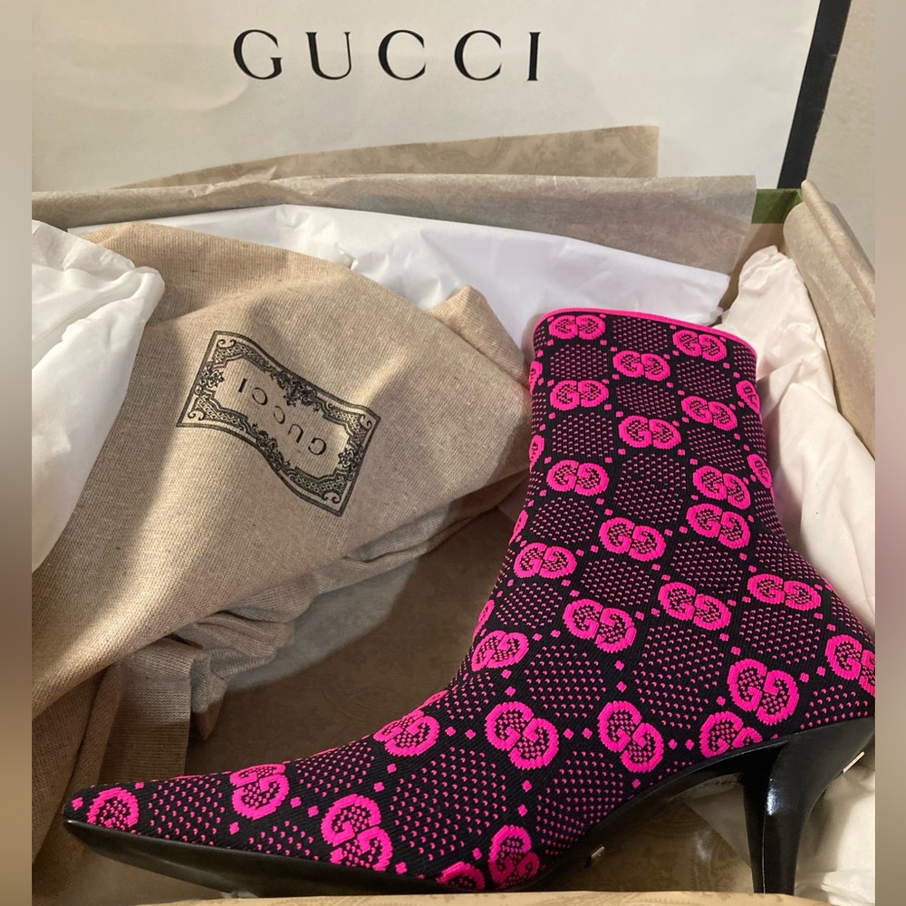 Gucci Boots brand new with box and dust bag!